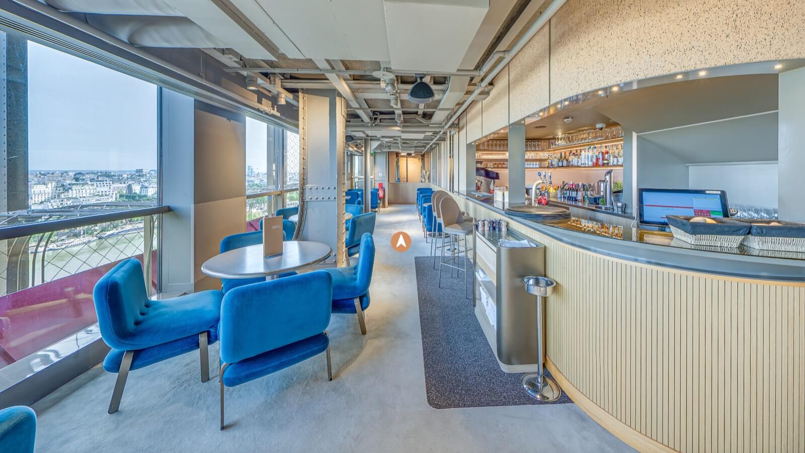 Espace lounge de Madame Brasserie avec vue sur Paris