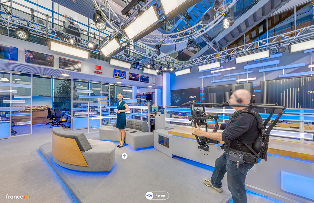 Visite virtuelle 360° France Télévisions : le studio et les coulisses de franceinfo